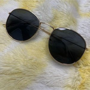 Cute sunglasses!